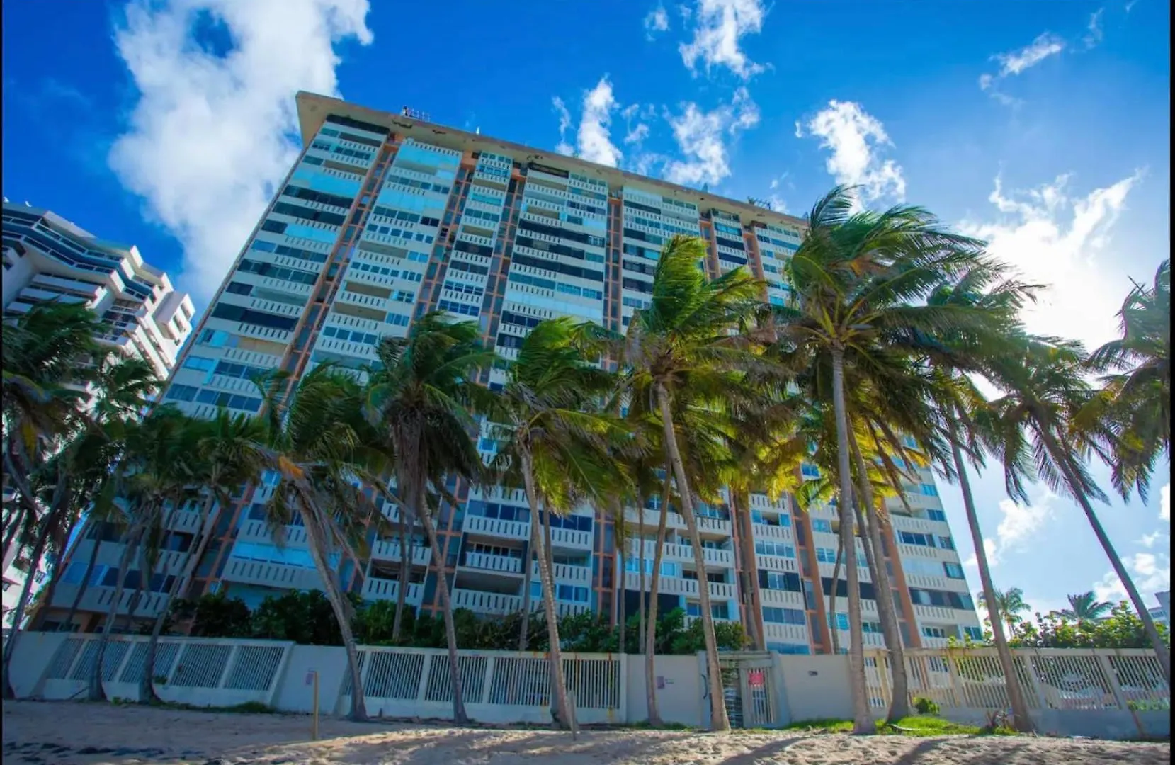 Daire Condado Beach-Pool Front Jewel San Juan Porto Riko