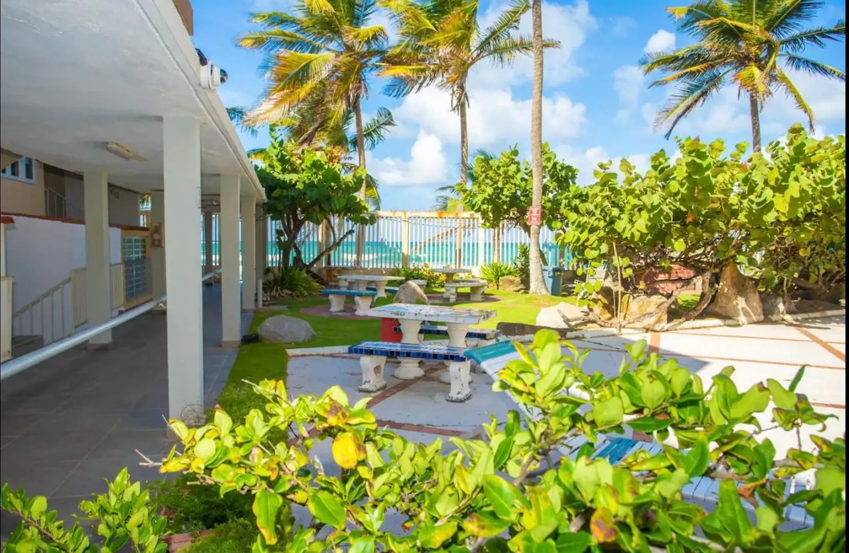 Condado Beach-Pool Front Jewel San Juan Daire